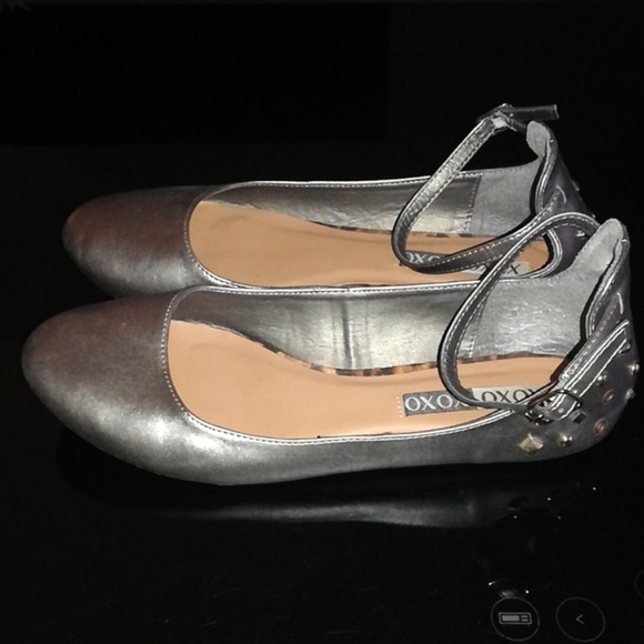 Jeweled Silver/Pewter Flats, Sz 8.5 - Picture 3 of 6